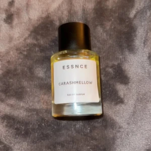Essnce Carashmellow Eau de Parfum - Till Evelina 