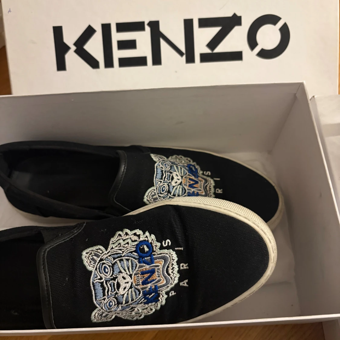 Svarta slip-on sneakers från Kenzo - 1
