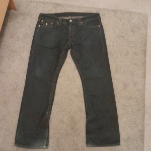 True Religion Jeans Orange Söm - Har haft och använt dom ett tag fast det är i bra skick förutom några ljusa fläckar längst ner