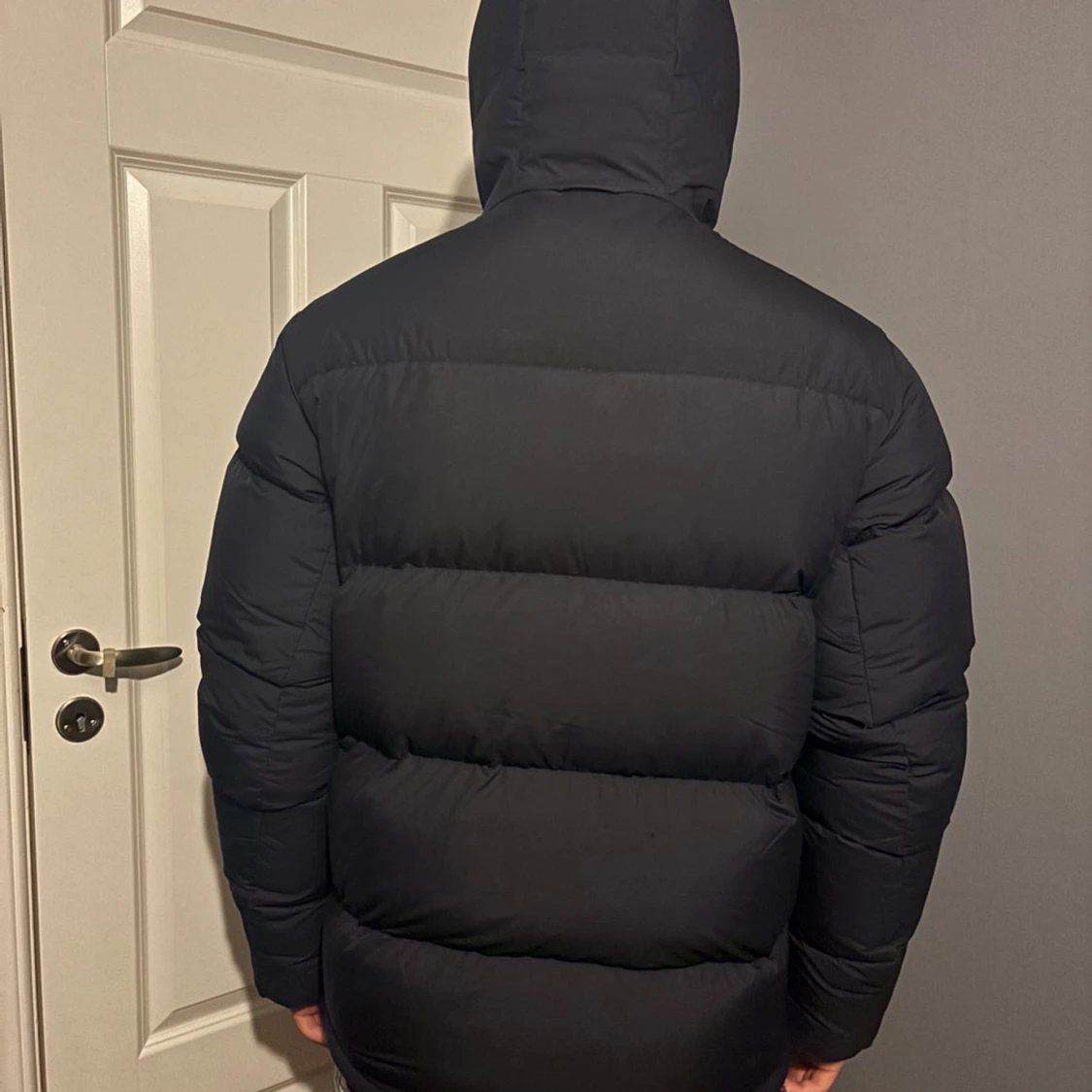 Svart Peak Performance pufferjacka - 1