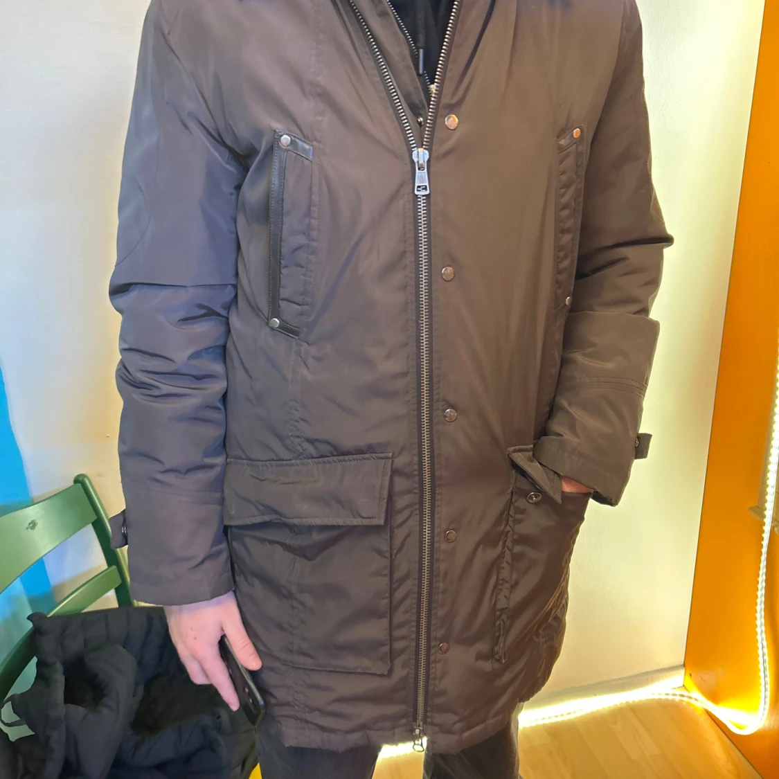 Mörkbrun dunjacka från Moncler - 1