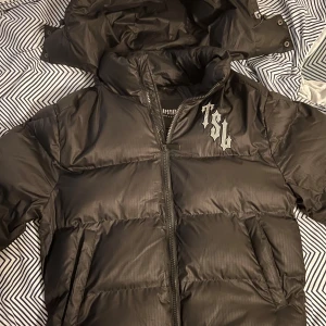 Trapstar London Shooters Jacka - Säljer en sällsynt model av Trapstar som är väldigt fet. Storlek S. Kom PM för mer information. 