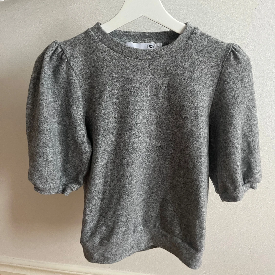 Grå puffärm tröja  - 2