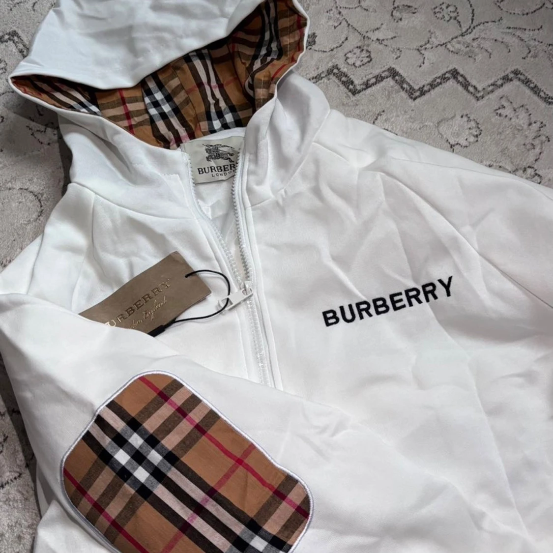 Vit Burberry kofta - 2