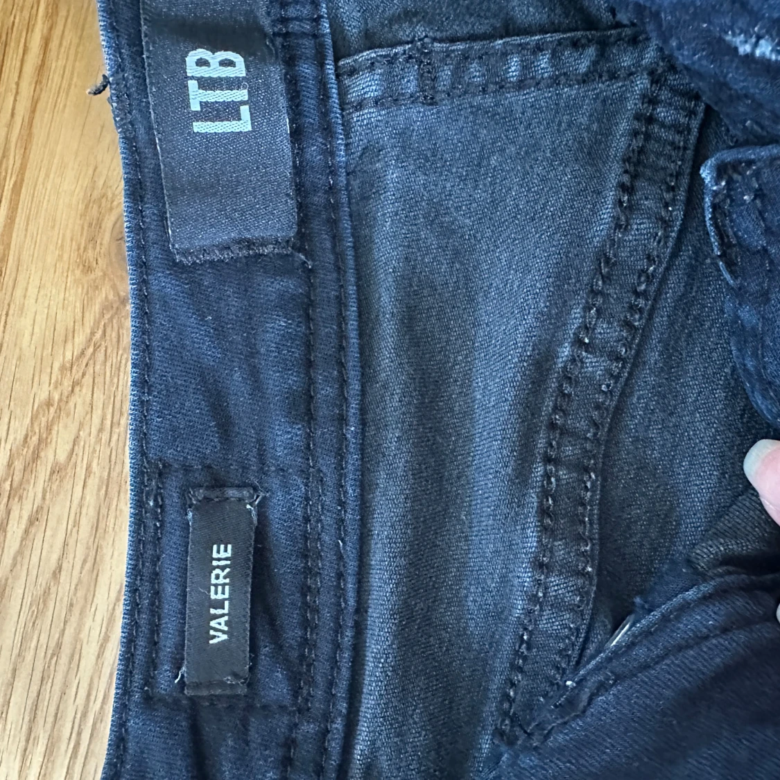 Svarta bootcut jeans från LTB - 2