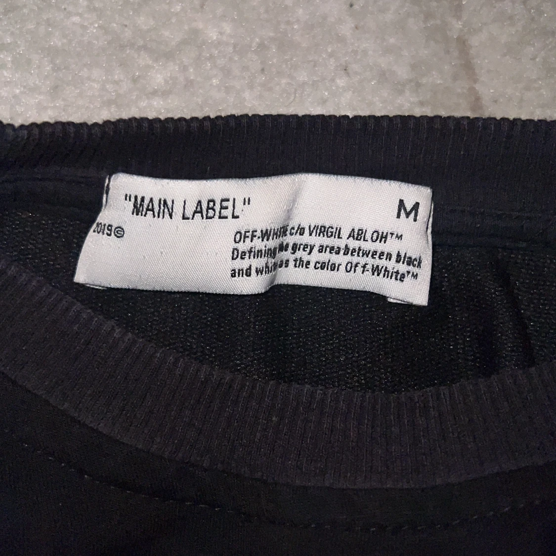 Svart Off-White tröja med gula ränder - 2