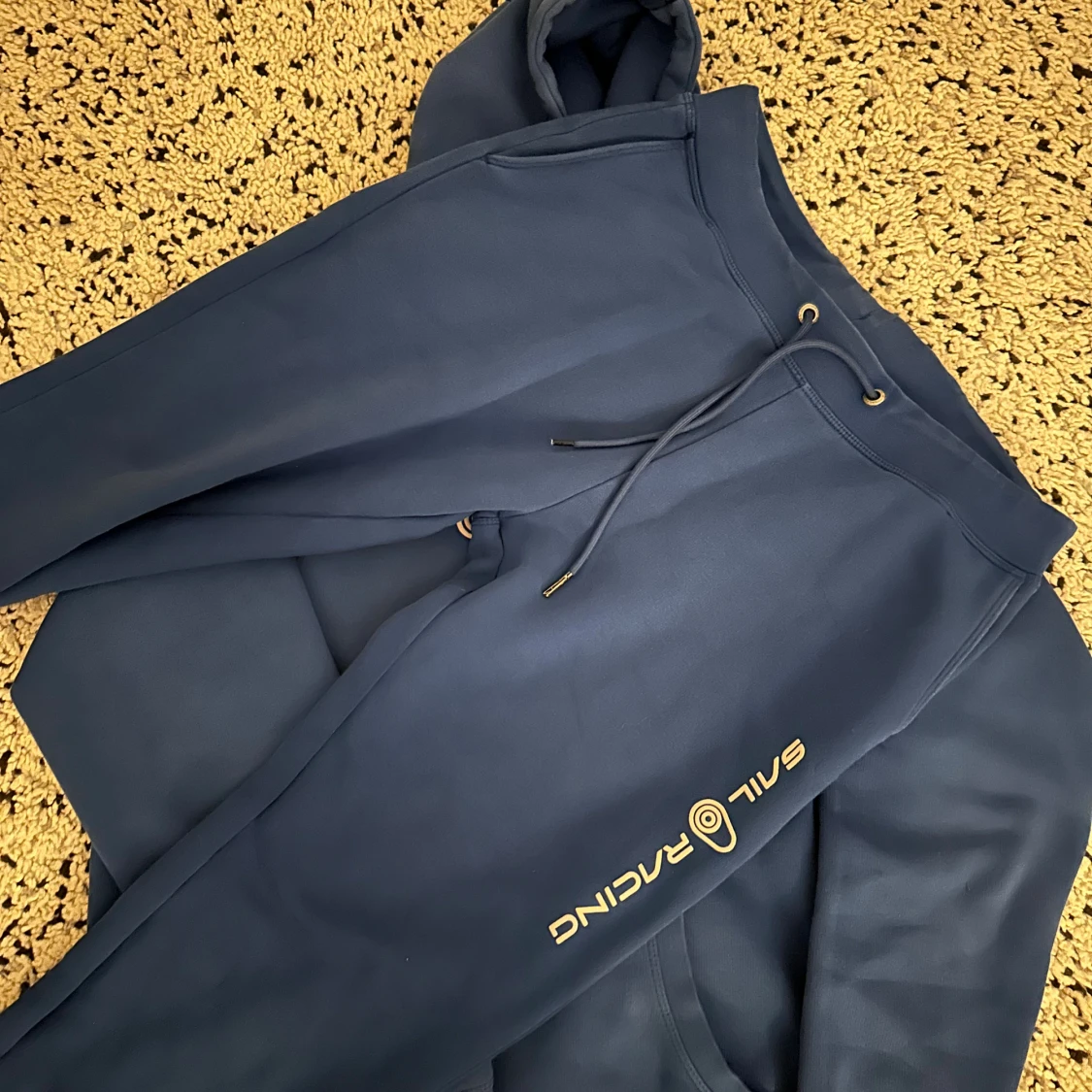 Blå set från Sail Racing - 1