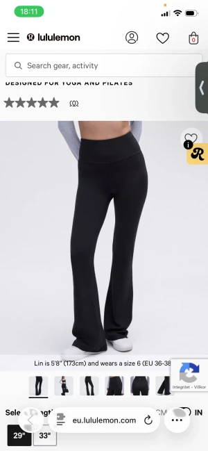 Lululemon flare tights - Helt nya Lululemon tights som är utsvängda, aldrig använda endast provade. Storlek 4 ifall de är någon som vill byta på storlek 6 så är jag intresserad. Nypris 1280kr