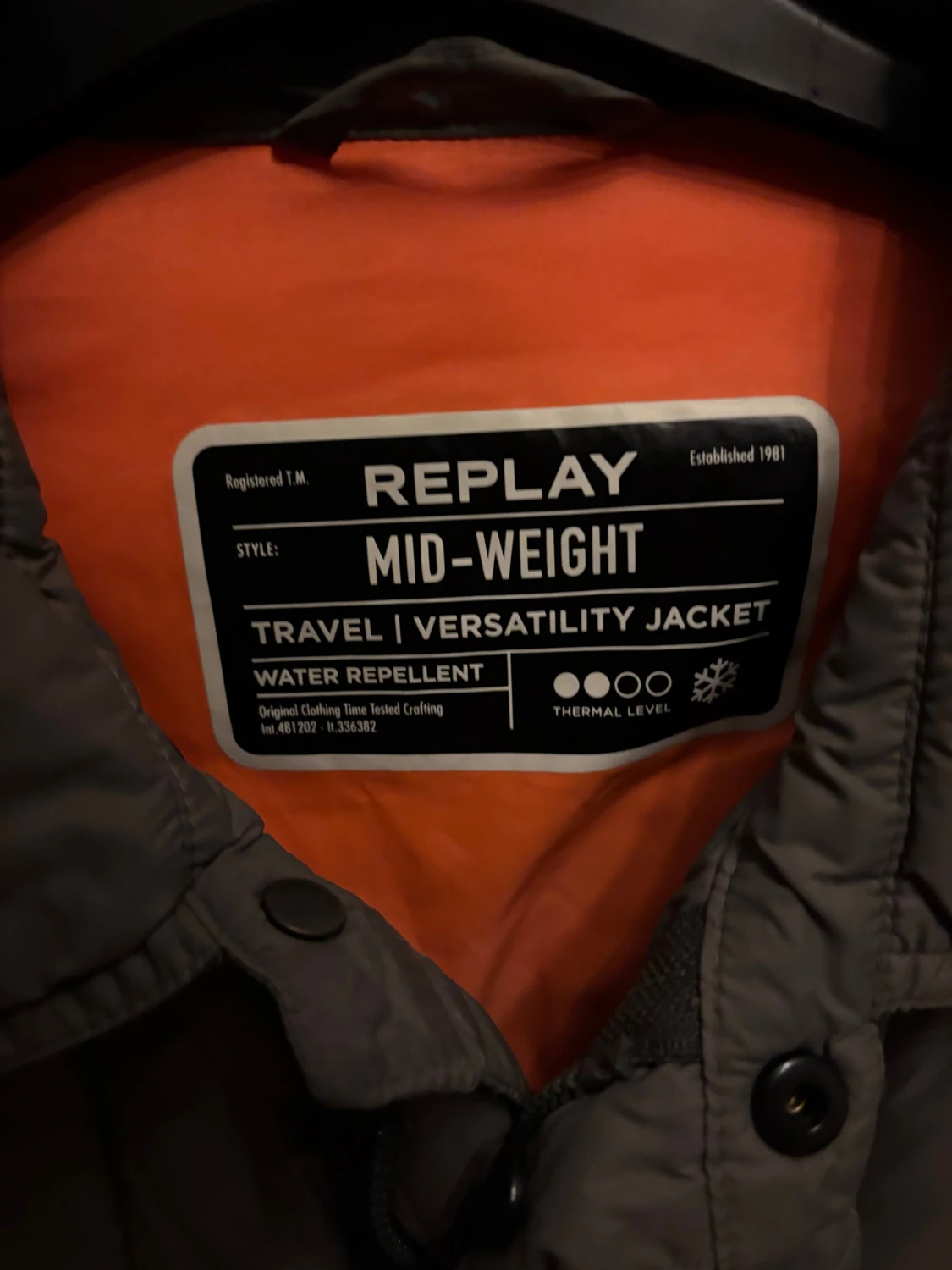 Grå quiltad pufferjacka från Replay - 3