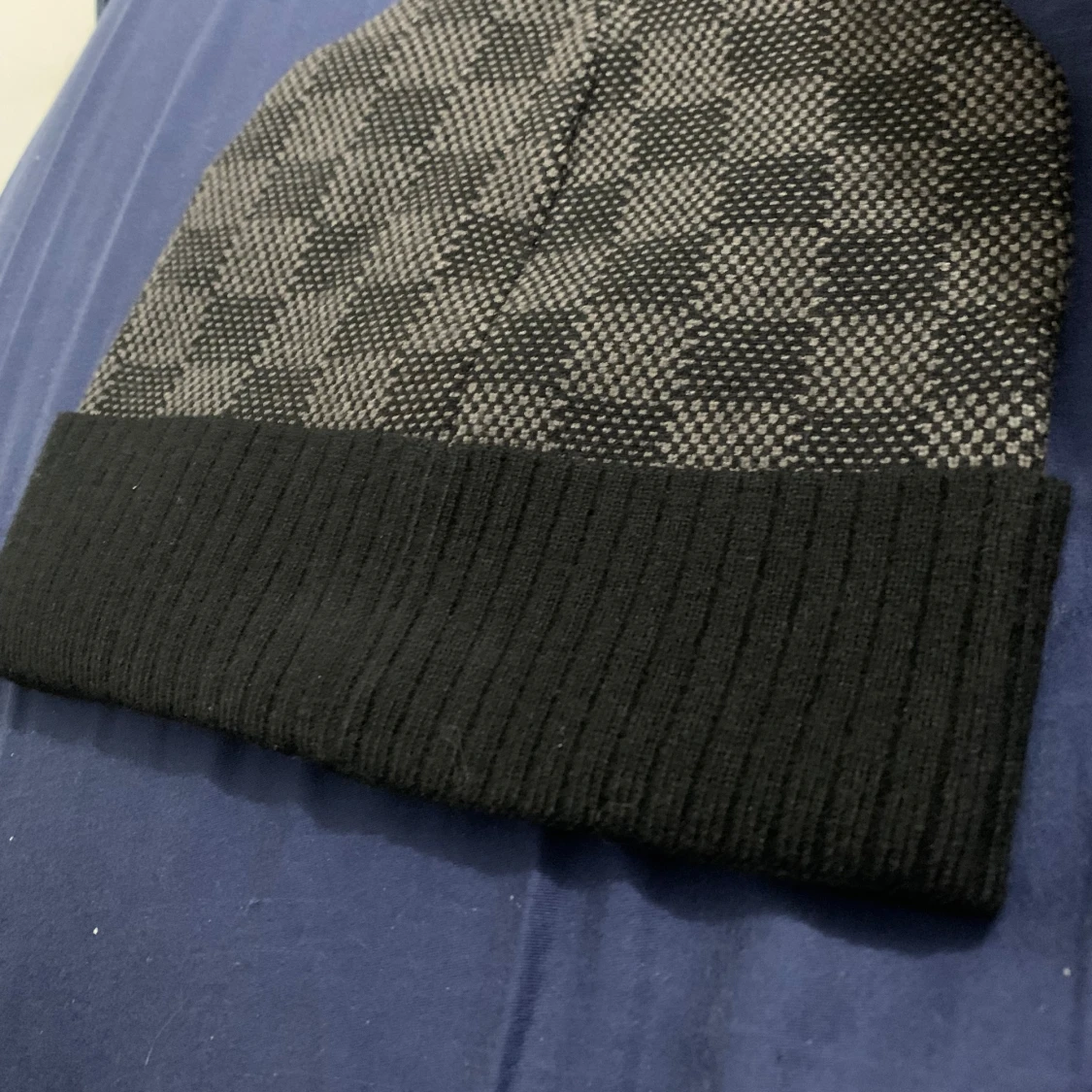 Skön och varm mössa  - 1