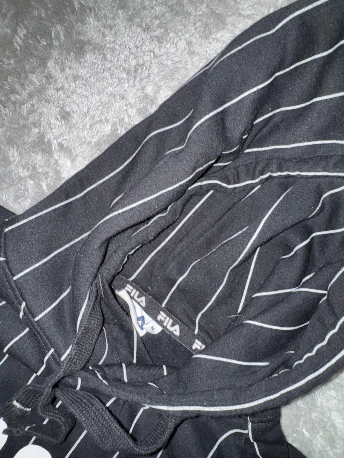 Svart randig hoodie från FILA - 2