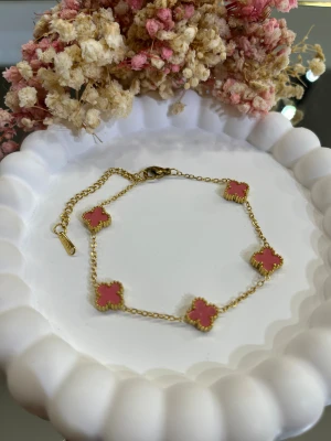 Klöver armband 9mm - Ett gulligt och vackert armband i storlek 9mm, rostfritt stål 