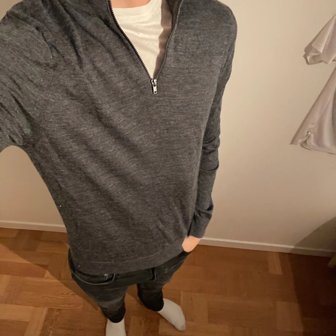 Mörkgrå halfzip merinoullströja från Riley