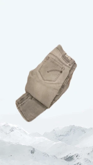 Dondup jeans - Säljer ett par skit feta dondup jeans för bra pris. Skick 9/10. Storlek 32. Säljer dom pga för små mitt pris 700kr