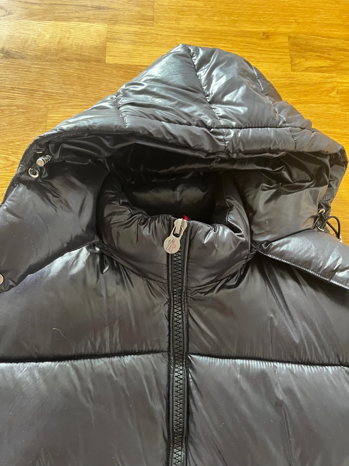 Svart Moncler pufferjacka med huva - 6