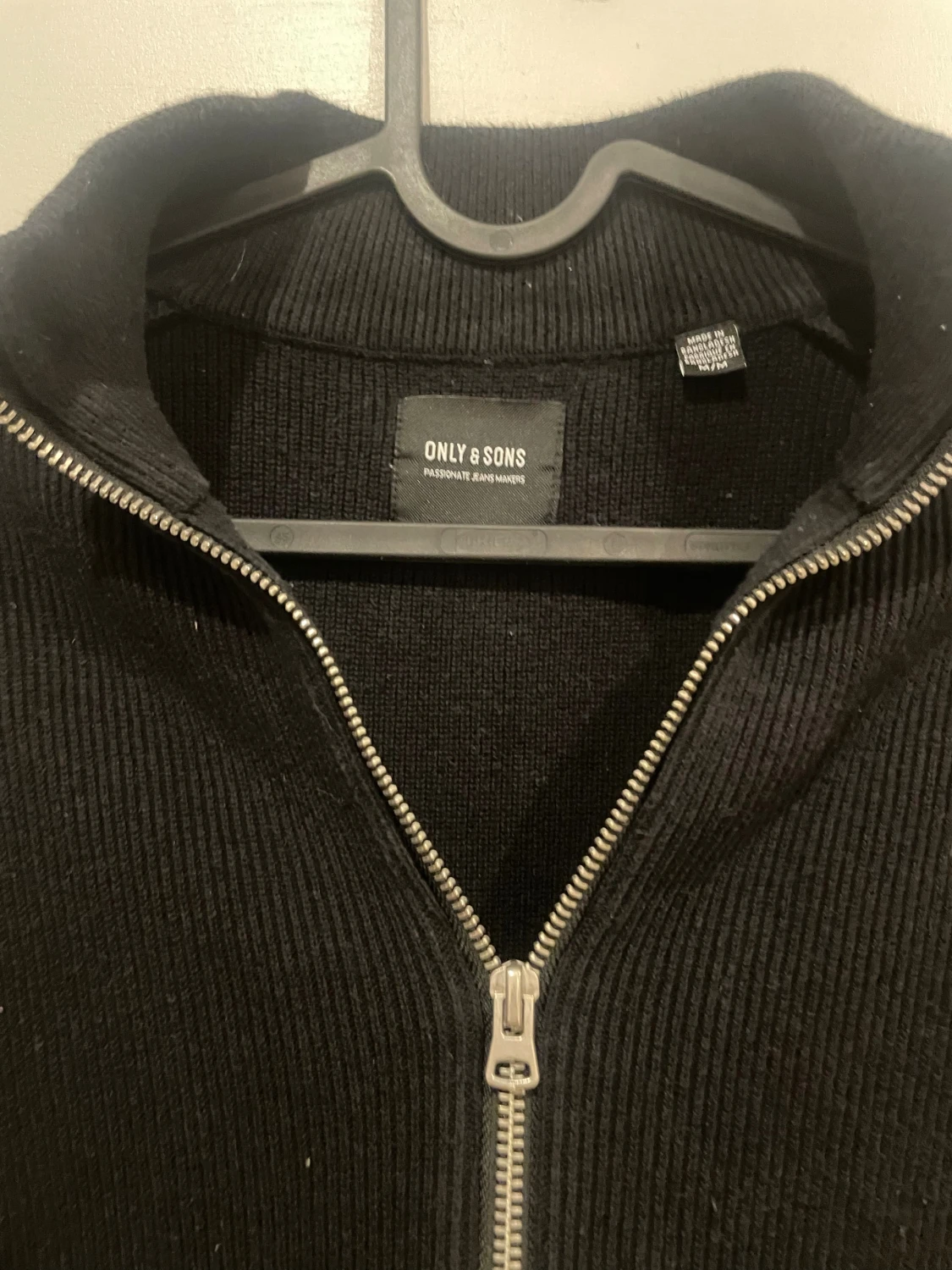 Svart stickad kofta från Only & Sons - 1