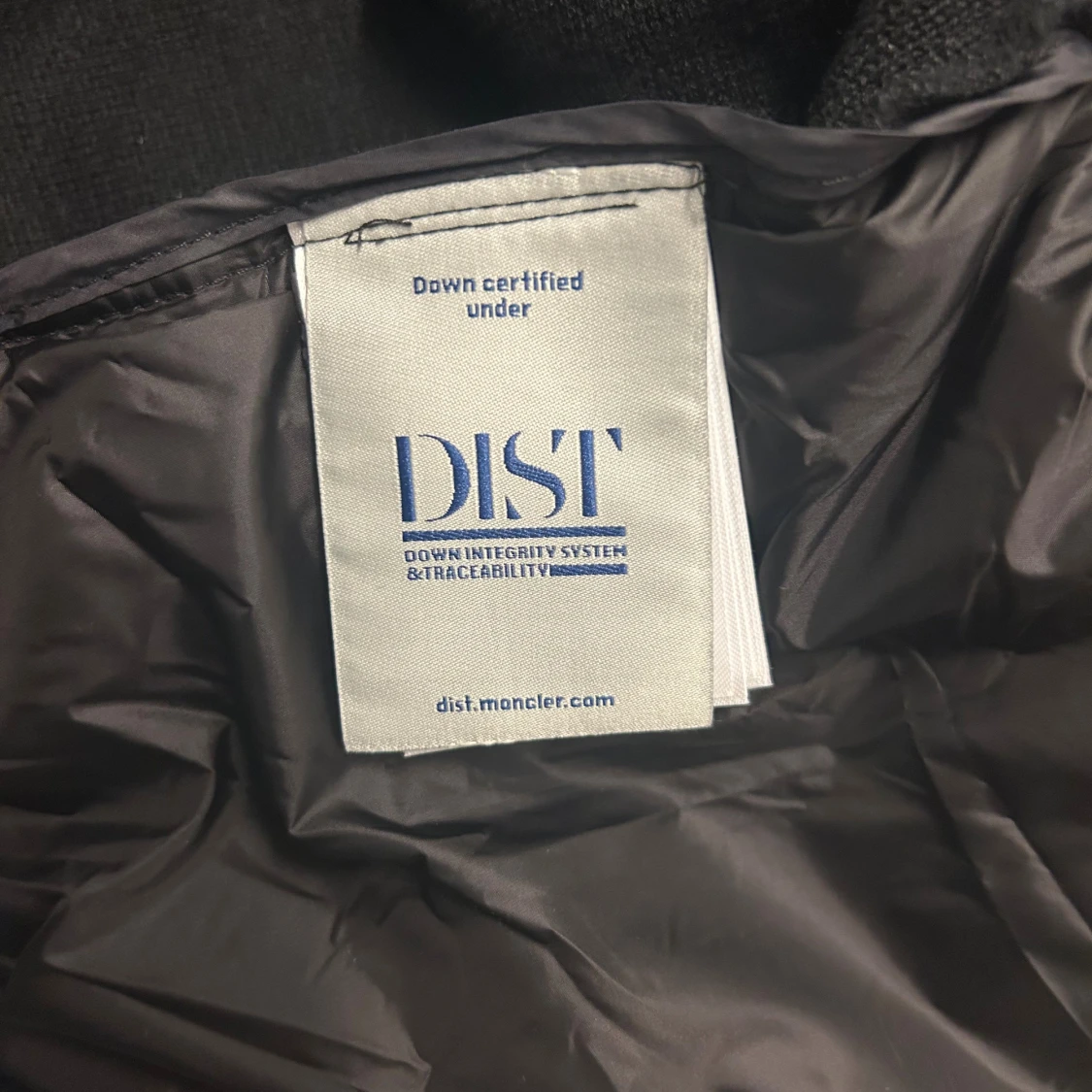 Svart pufferjacka, Moncler - 2