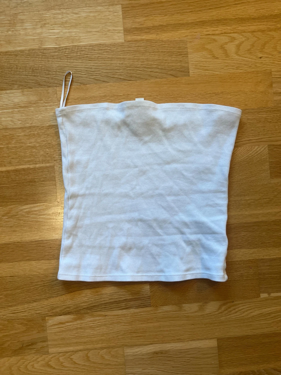 Vit ribbad tubtopp från H&M