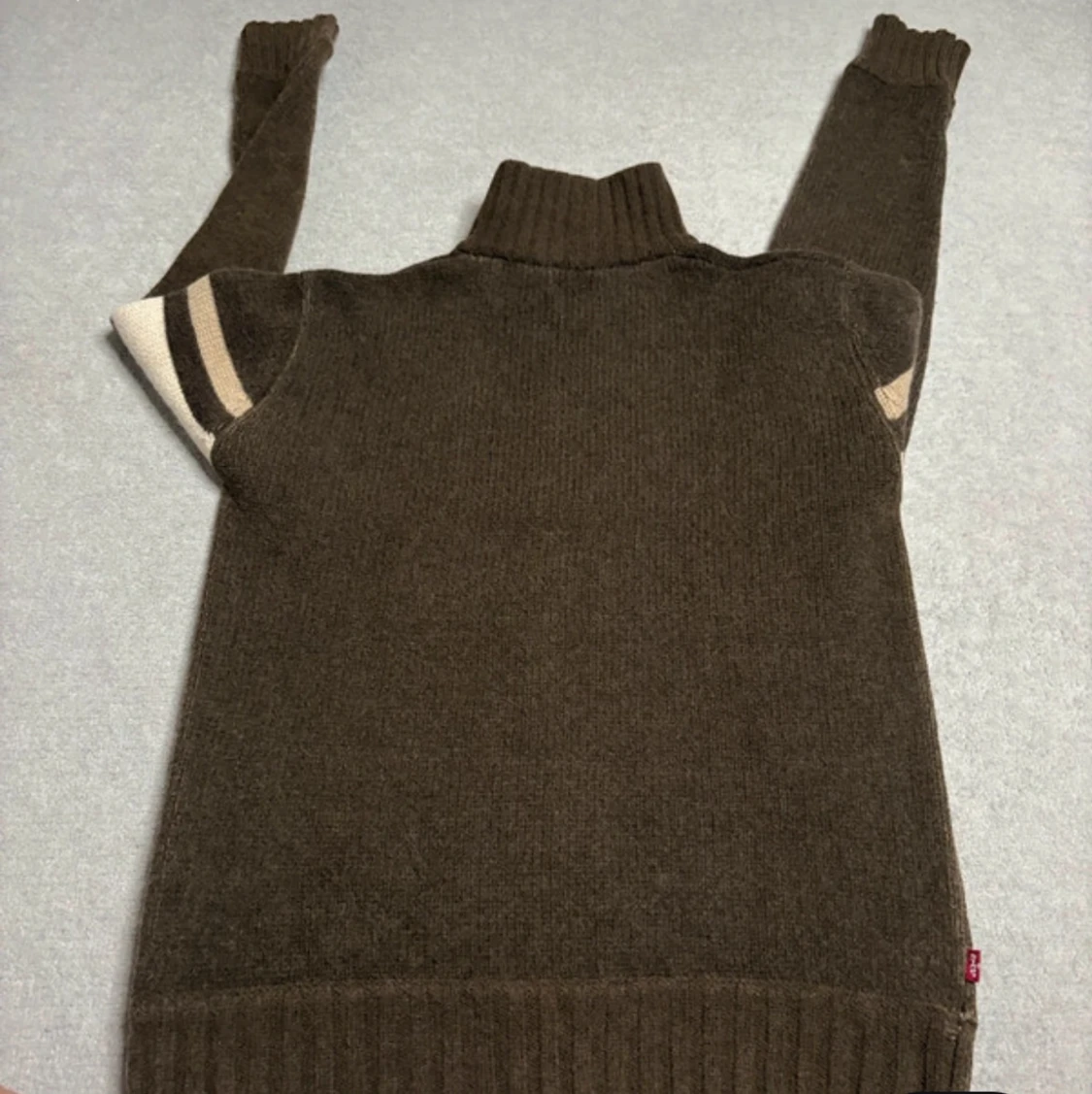 Brun stickad kofta från Levi's - 2