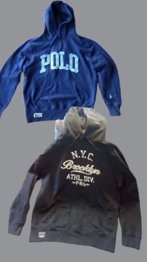Ralph Lauren hoodies. - STEAL‼️‼️Säljer två extremt feta och SÄLLSYNTA Ralph Lauren hoodies, båda strl S och båda fint skick. Du kan få båda för enbart 1000 vilket är en steal för dessa två. OBS‼️(säljs separat också i min profil men detta är även lite rabbaterat.) Vid frågor eller funderingar tveka inte på att skriva!😊