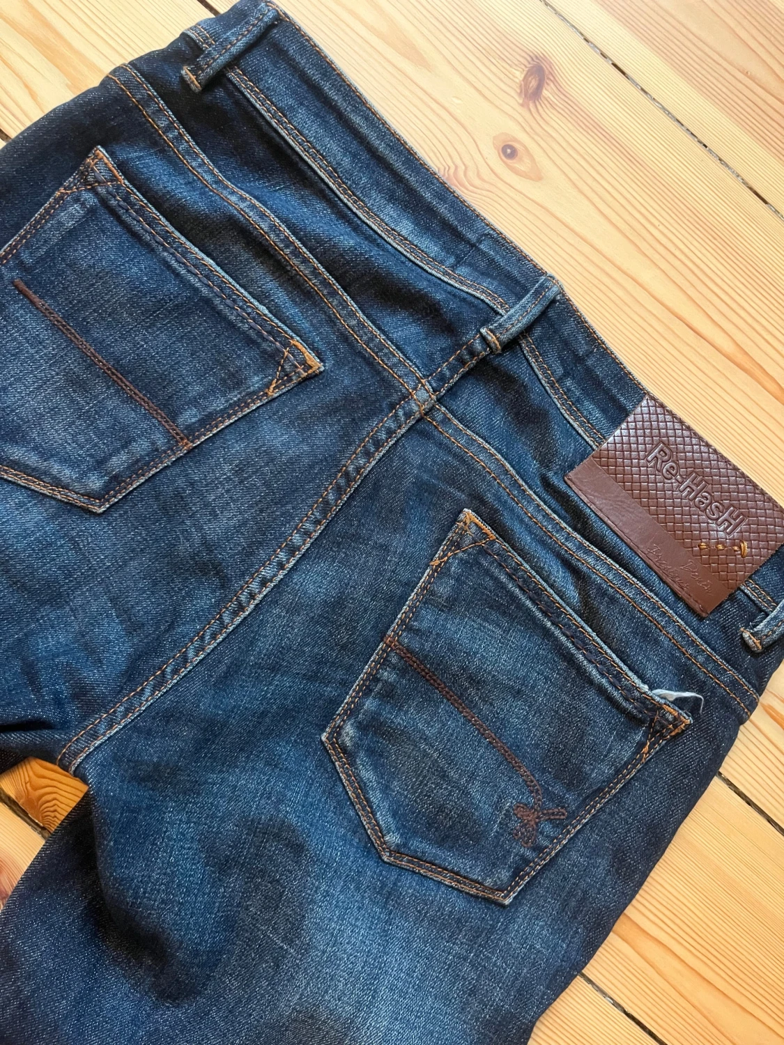 Mörkblå jeans från Re-Hash