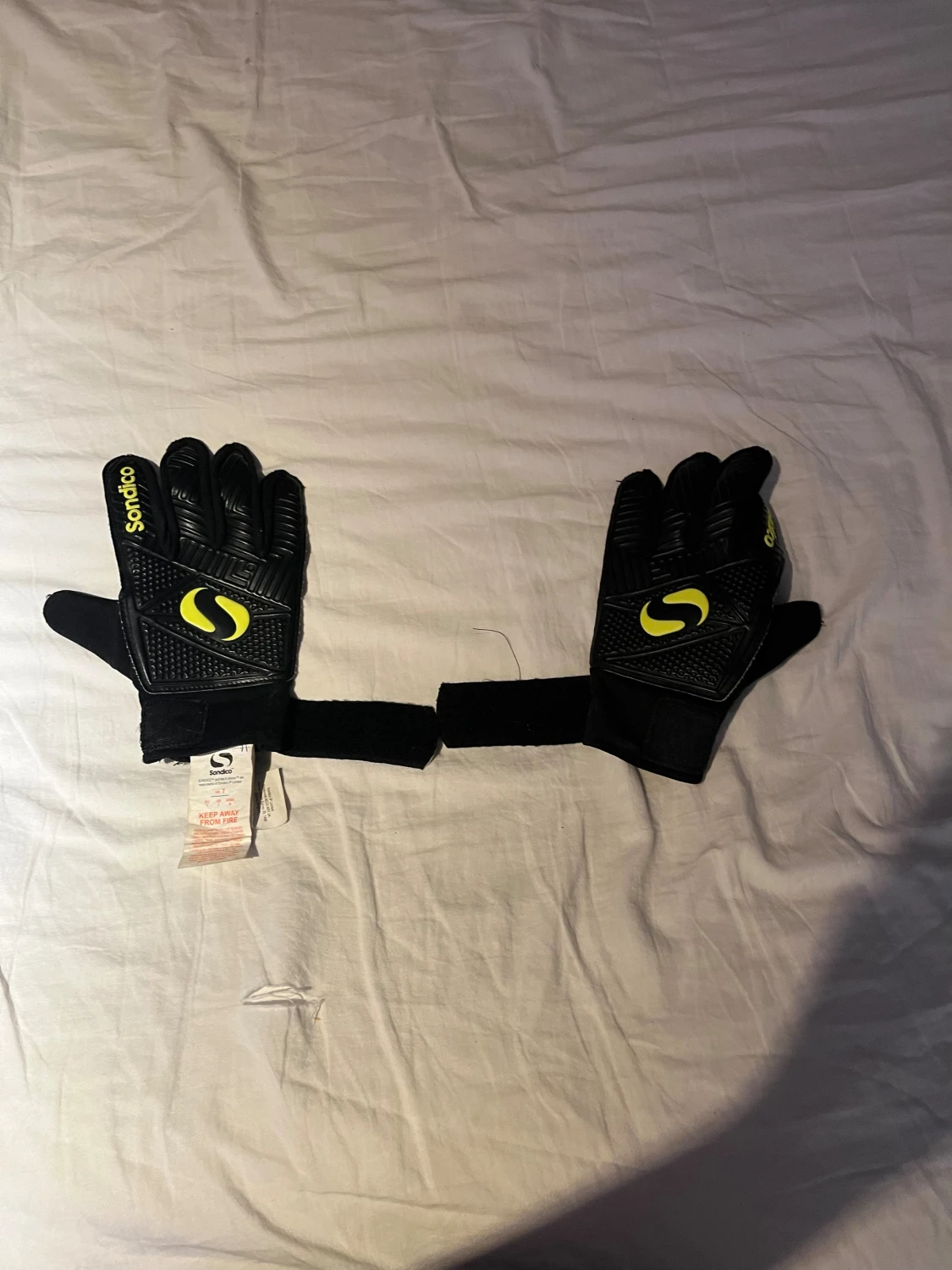 Sondico svarta målvaktshandskar - 1