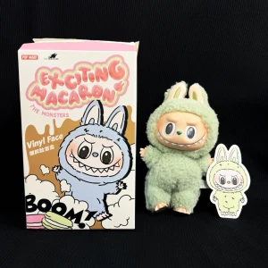 Labubu (Green Grape) 💚 - Äkta ’Green Grape’ Labubu från The Monsters Exciting Macaron Blind Box! 💚I nyskick - kartong, påse och kort ingår ✨Väldigt dyr i nypris på ~600kr. Köp nu  💌