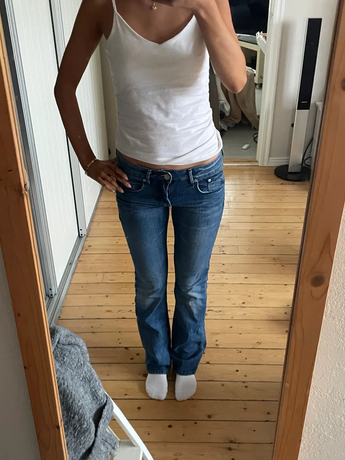 Blå jeans från Star med fjärilar