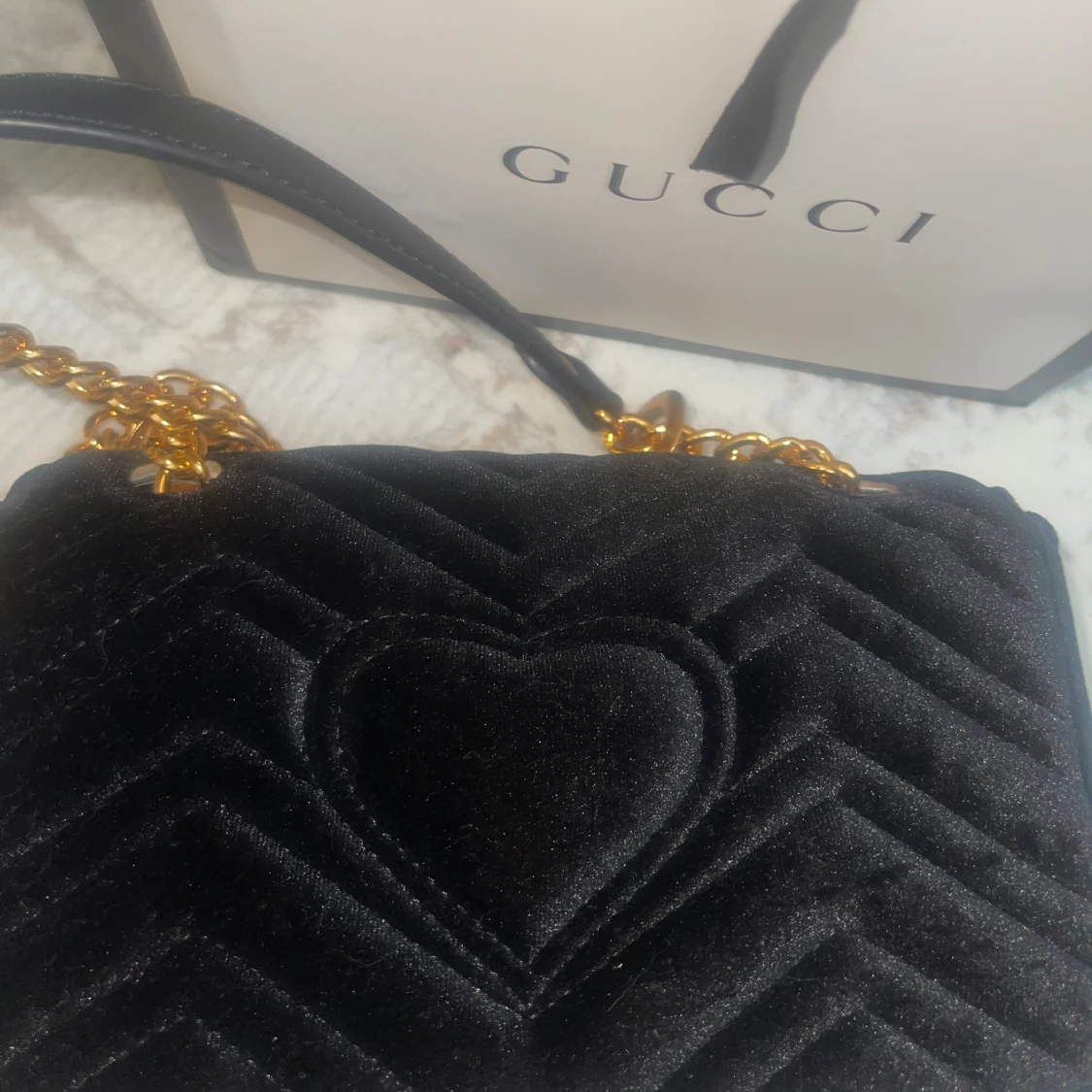 Svart sammet axelväska från Gucci - 3