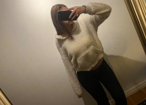 Vit Teddy - Vit Teddy topp från junkyard, storlek m. Lite nopprig💗