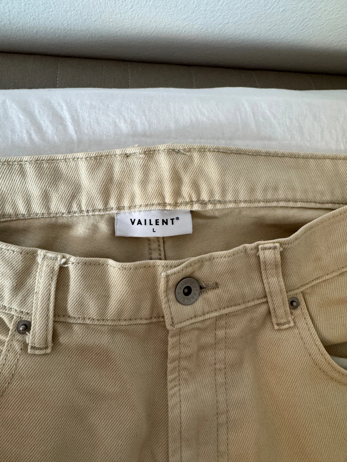 Beige jeansbyxor från Vailent - 2