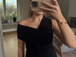 Svart Zara topp  - Så fin topp som inte kommit till användning, slutsåld från Zara 