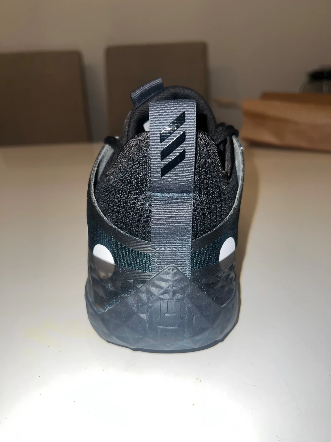 Adidas Harden Vol. 4 basketbollskor - 2