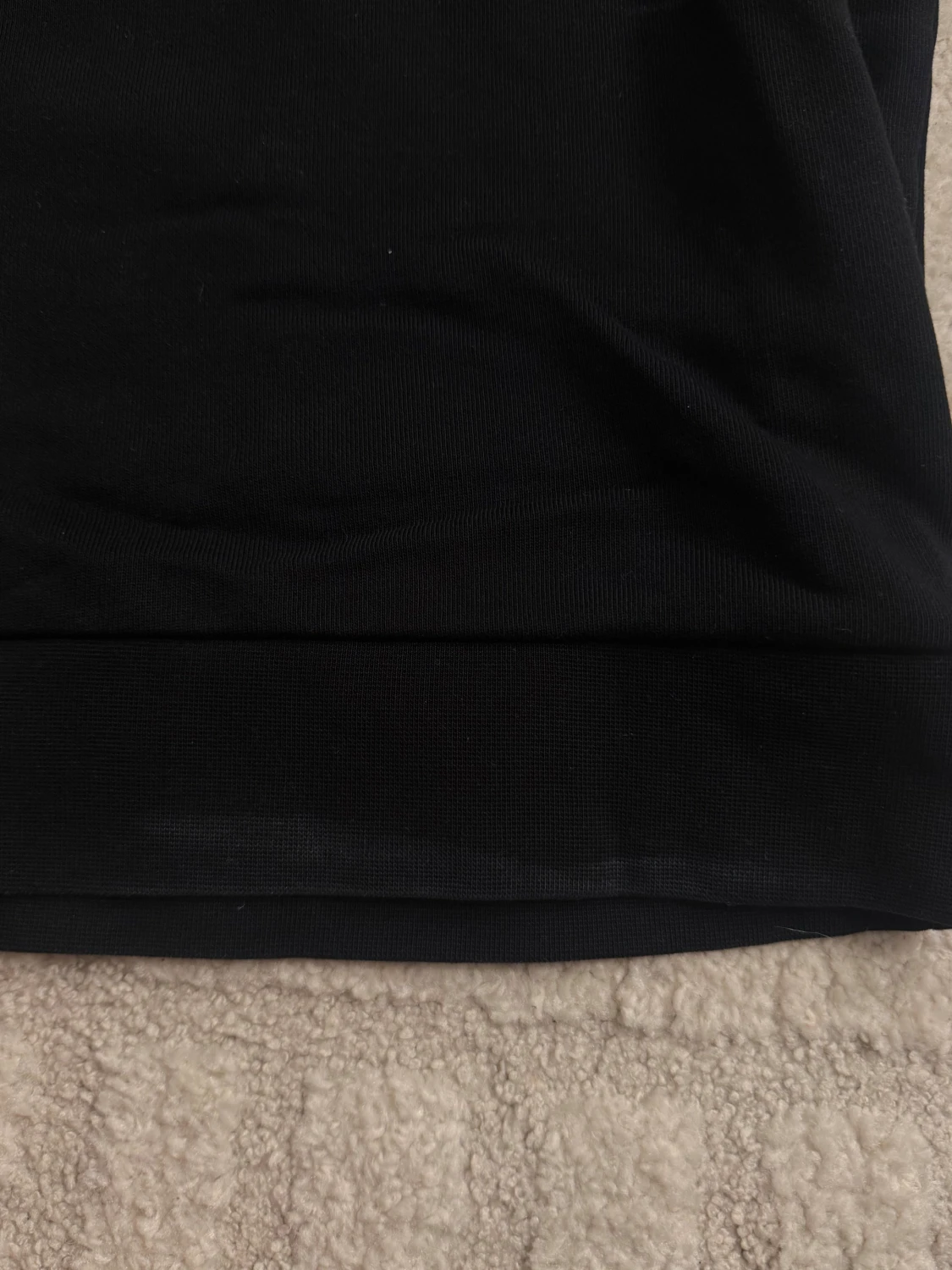 Svart sweatshirt med tryck - 1