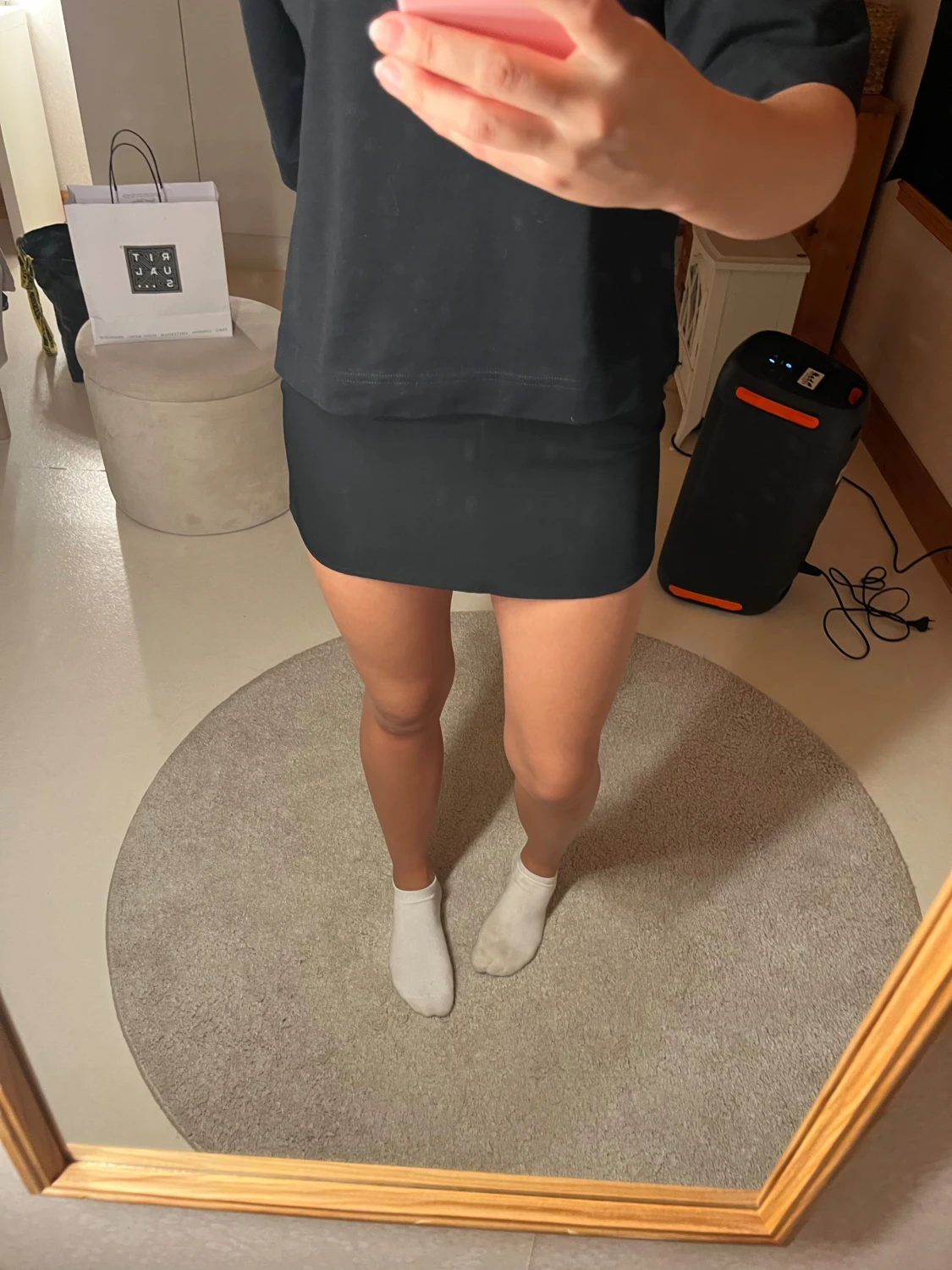 Svart enkel minikjol - 1