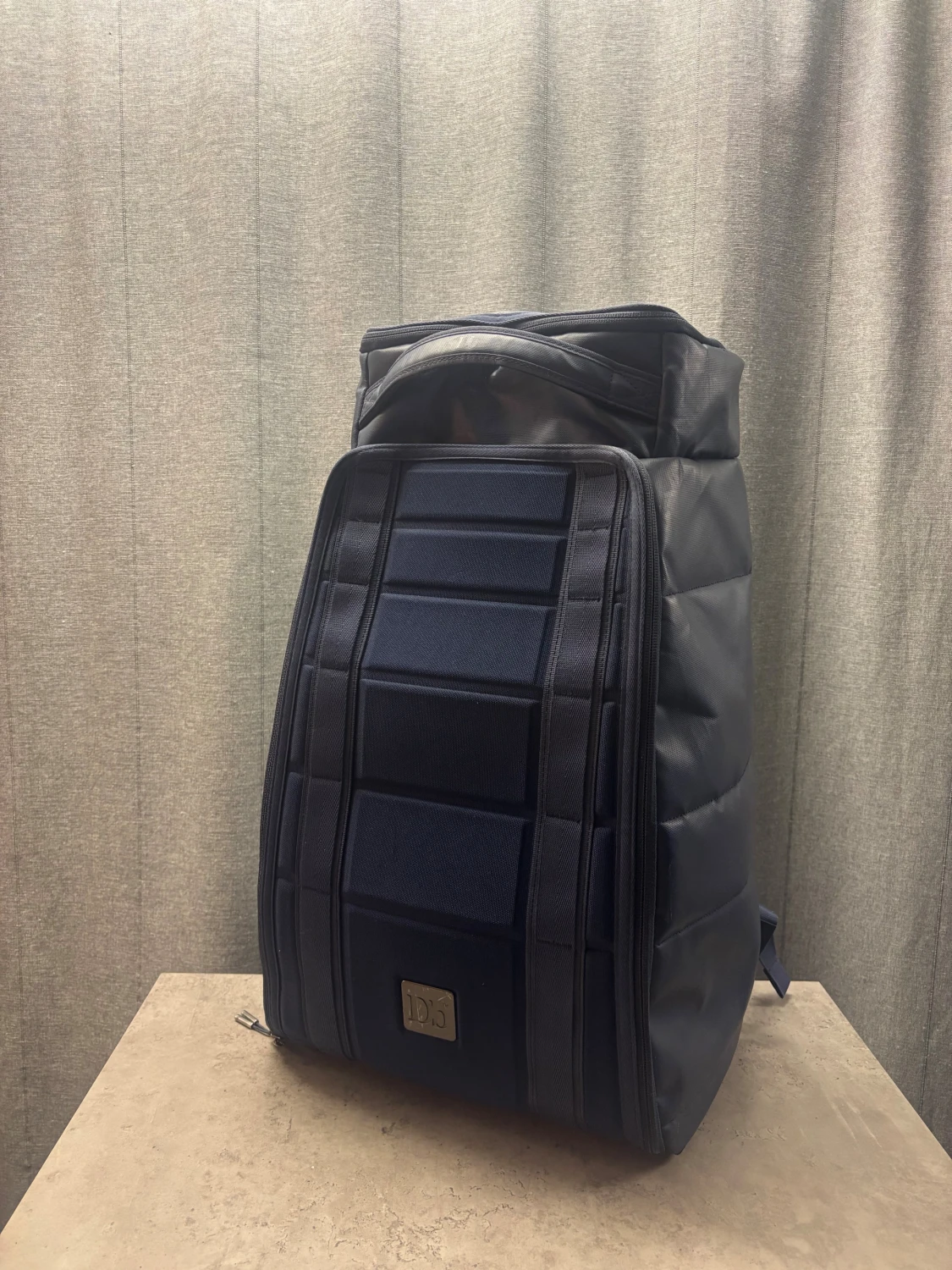 Mörkblå ryggsäck från Db