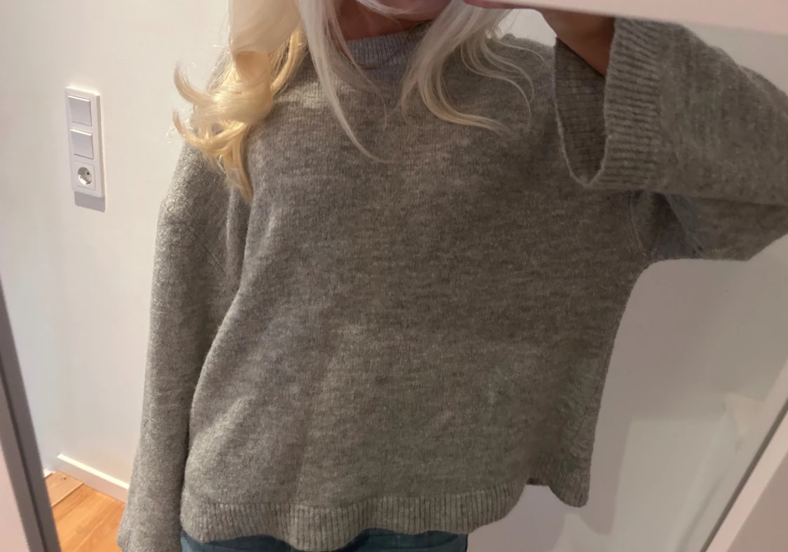 Grå stickad oversized tröja - 1