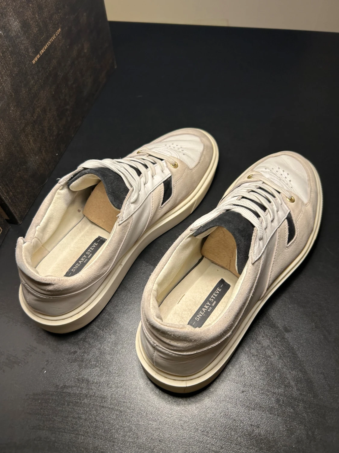 Sneaky Steve away vita och beige sneakers  - 3