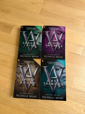 Vampire Academy book 4-6; Shadow Kiss, Blood Promise, Spirit Bound and Last Sacrifice  - Shadow Kiss, Blood Promise, Spirit Bound and Last Sacrifice,  books 4 through 6 in the Vampire Academy series by Richelle Mead in English