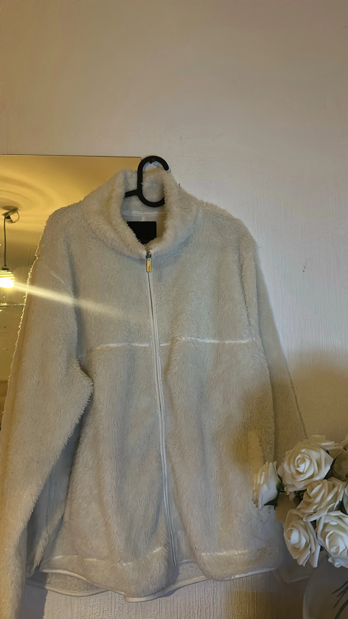 Beige teddyjacka med dragkedja - 1