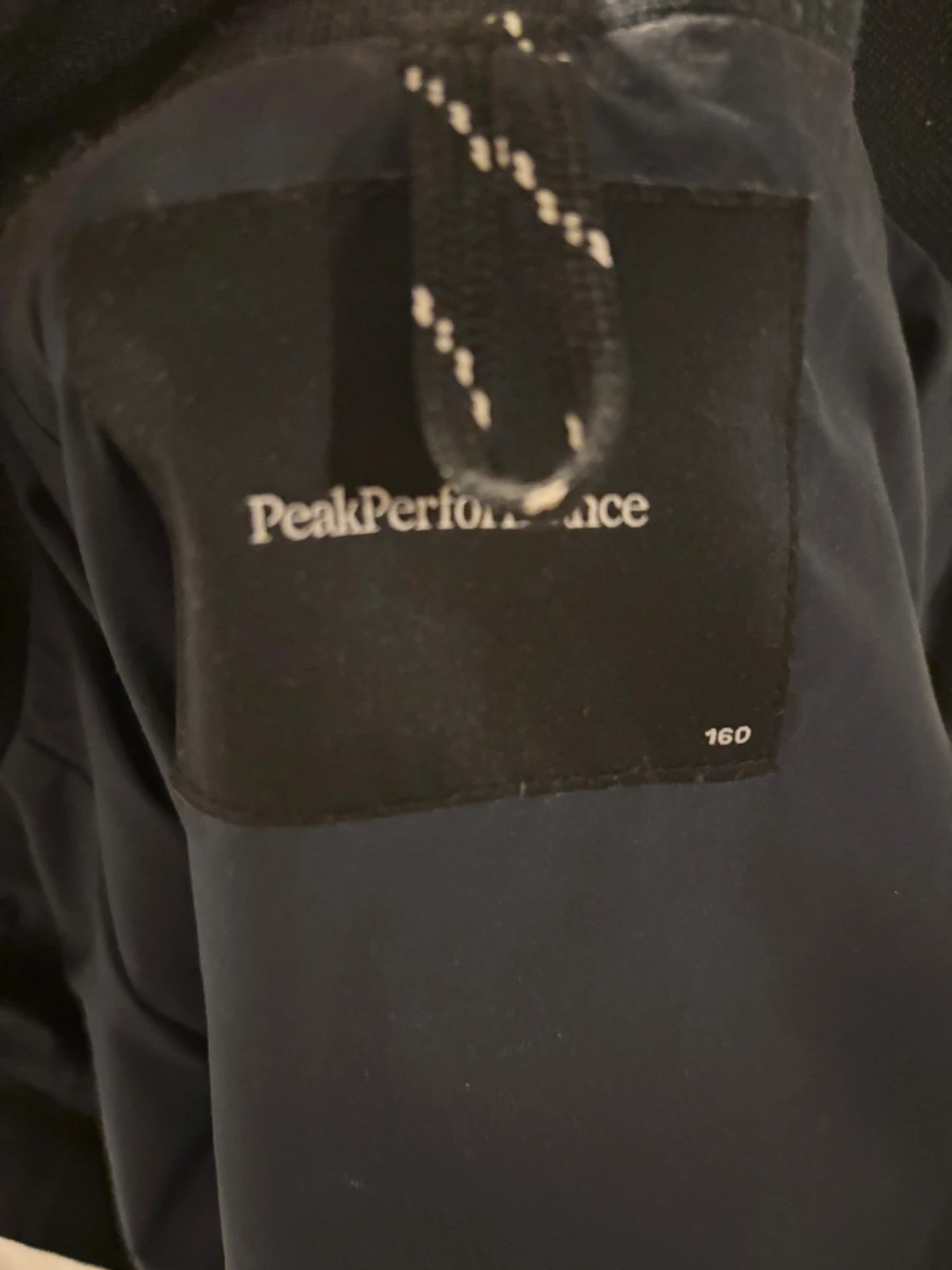 Mörkblå vindjacka från Peak Performance - 1