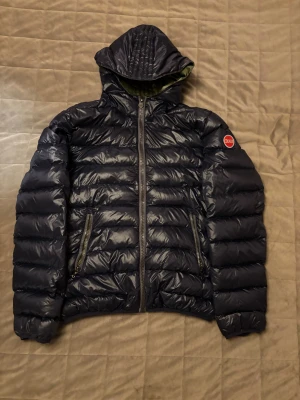 Mörk blå glänsig Colmar jacka - Colmar jacka i storlek S fint skick