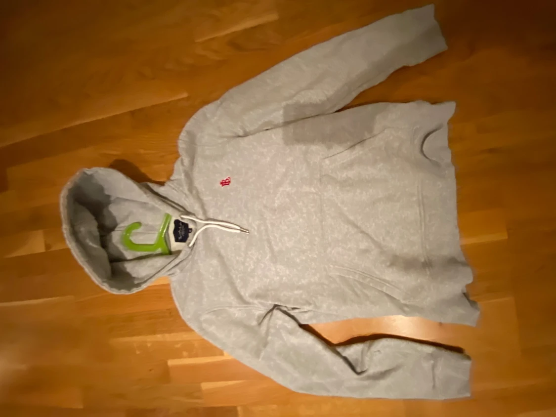 Grå hoodie från Bondelid med huva - 4