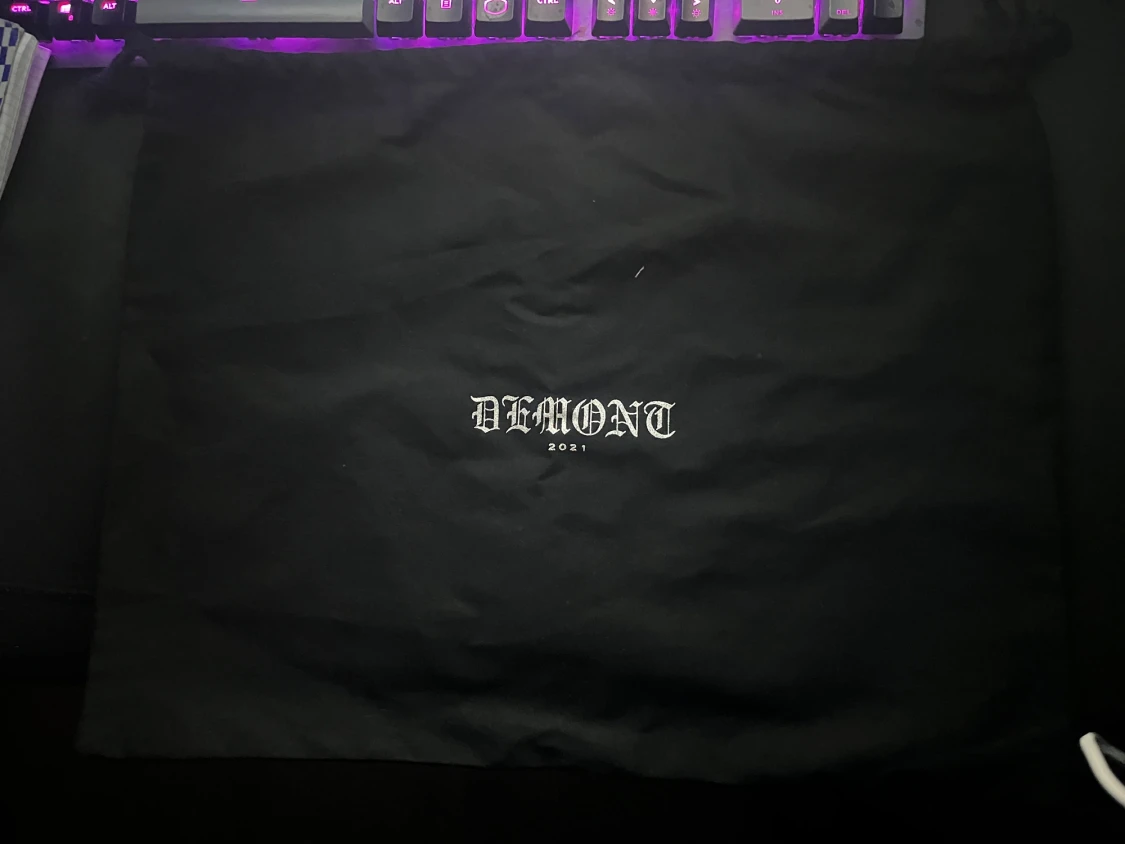 Svart dunväst med huva från Demont - 3