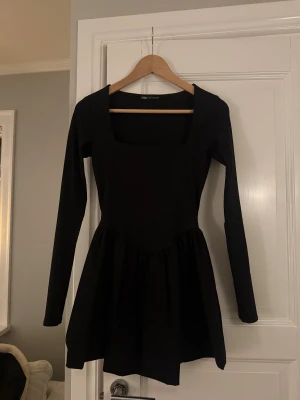Klänning från Zara - Använd 1 gång
