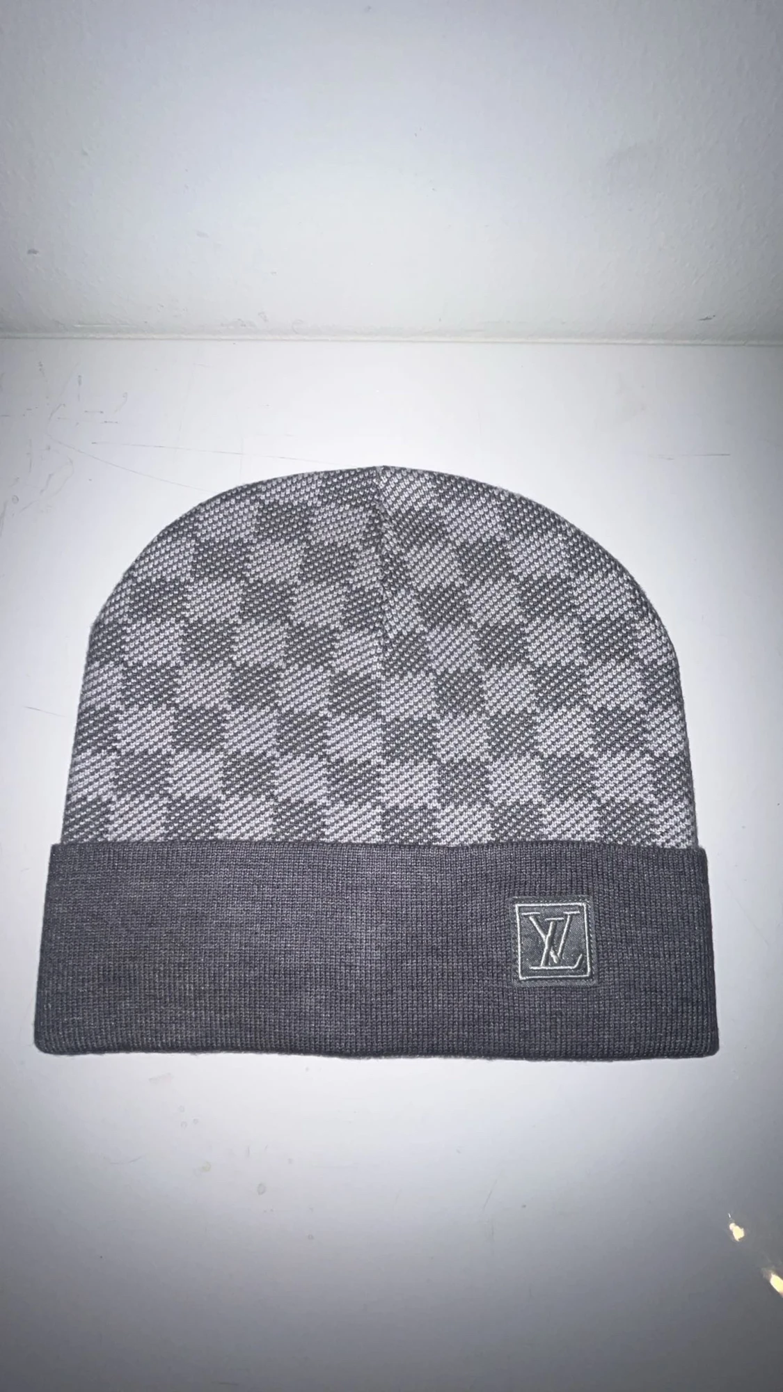 Grå rutig mössa med uppvik