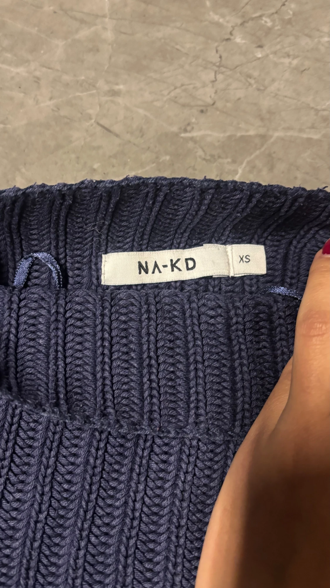 Marinblå stickad tröja NA-KD - 1