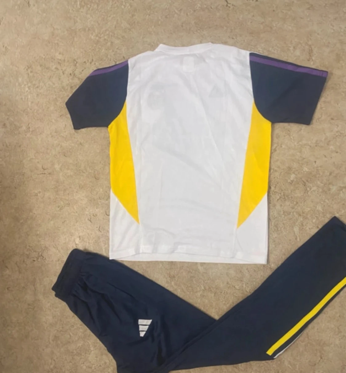 Real Madrid fotbollströja Adidas - 1