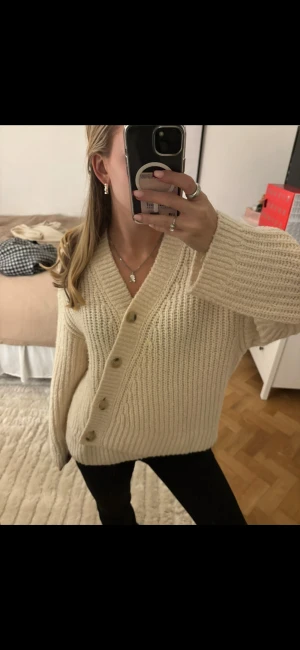 Kofta - Jätte populär och eftertraktad, & other stories kofta💞💞