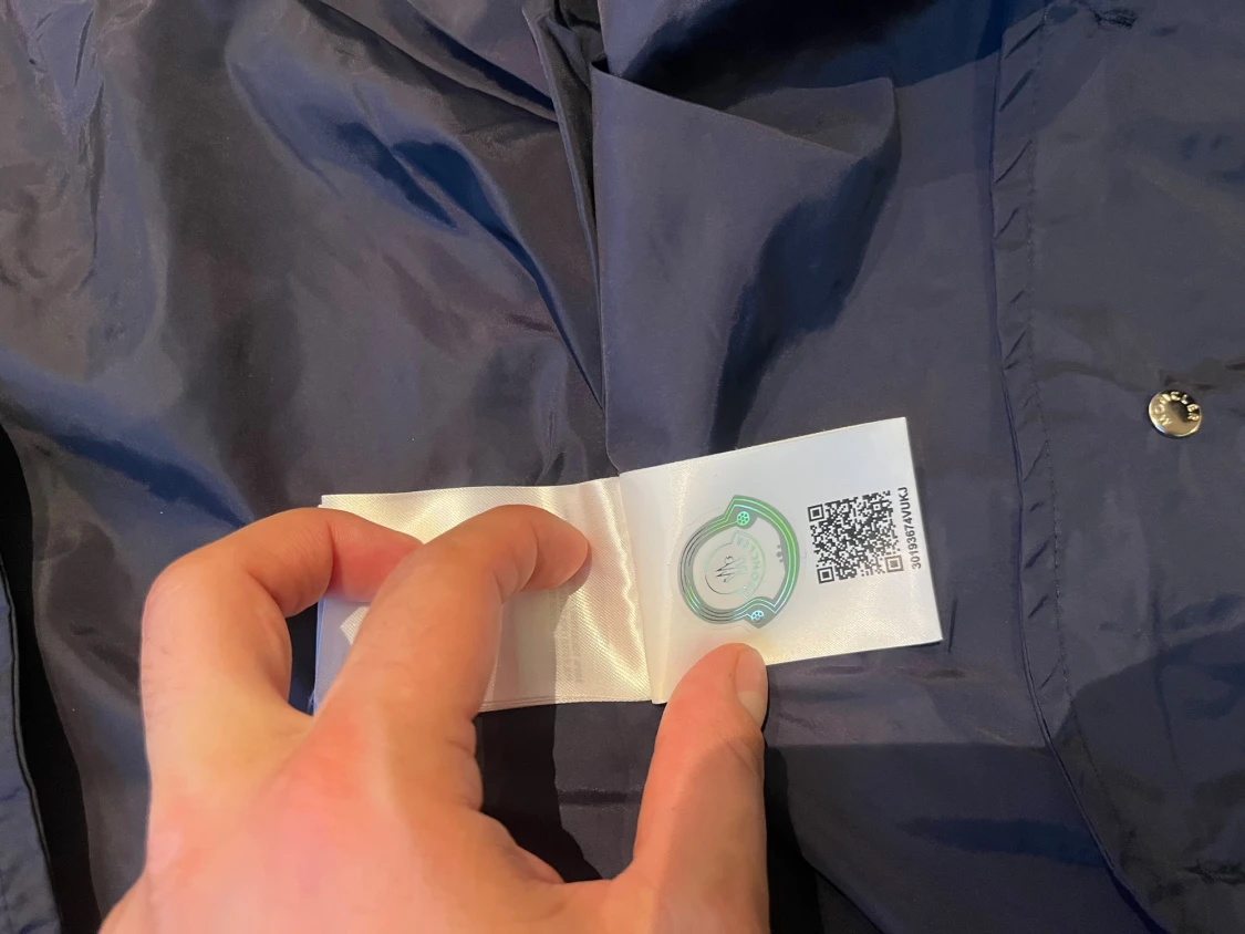 Mörkblå vindjacka från Moncler - 2